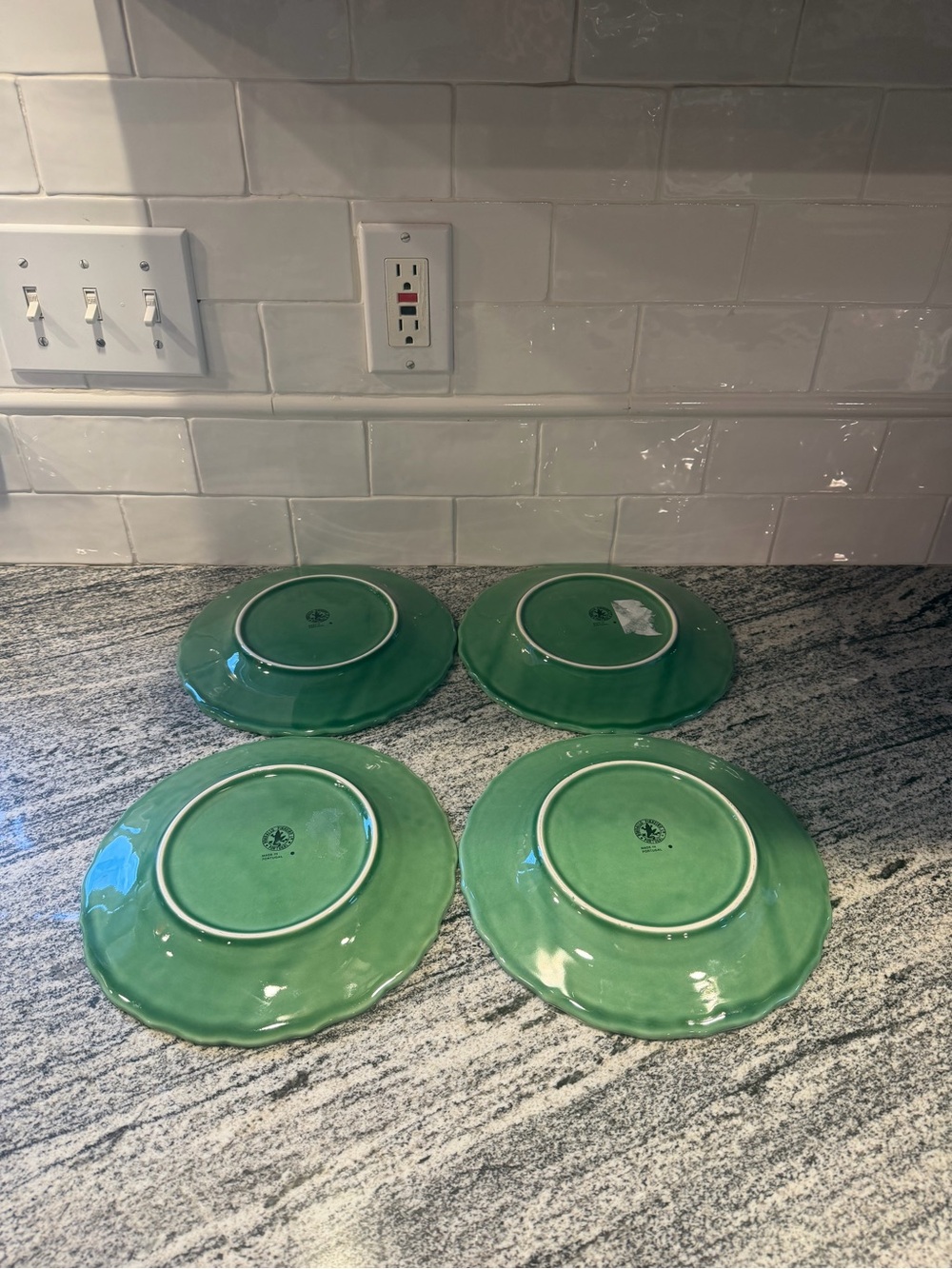 Set of 4 Bordallo Pinheiro Green Majolica Plates Farm Animals 9.25" - Picture 2 of 2